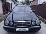 Mercedes-Benz E 320 1997 года за 3 300 000 тг. в Алматы – фото 2