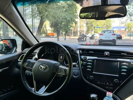 Toyota Camry 2019 года за 14 000 000 тг. в Астана – фото 7