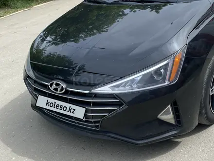 Hyundai Elantra 2018 года за 6 400 000 тг. в Актобе – фото 14