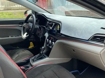 Hyundai Elantra 2018 года за 6 400 000 тг. в Актобе – фото 18