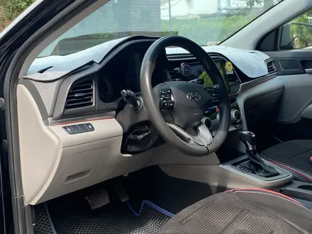 Hyundai Elantra 2018 года за 6 400 000 тг. в Актобе – фото 16