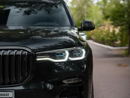 BMW X7 2022 года за 55 200 000 тг. в Караганда – фото 2