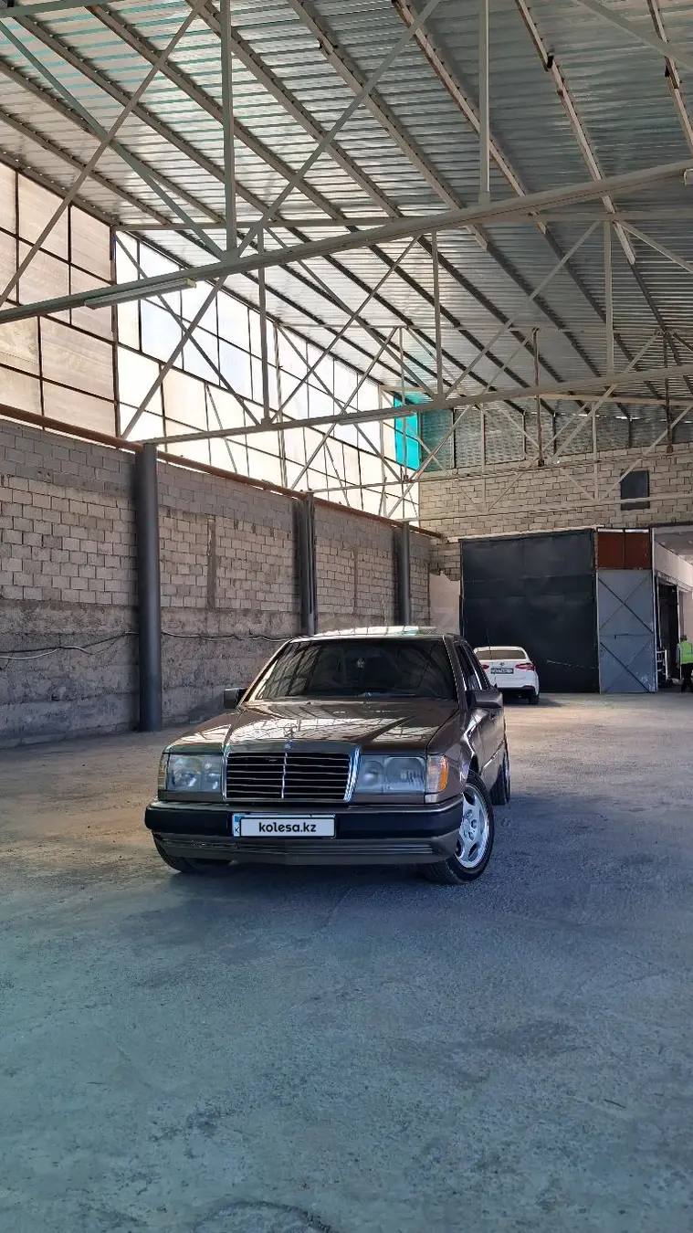 Mercedes-Benz E-Class, 1992