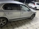 Skoda Superb 2012 года за 2 950 000 тг. в Алматы – фото 4
