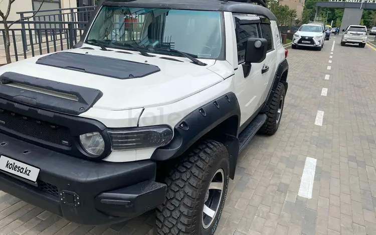 Toyota FJ Cruiser 2007 годаfor12 500 000 тг. в Алматы