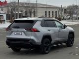 Toyota RAV4 2022 года за 13 000 000 тг. в Атырау