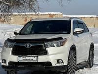 Toyota Highlander 2014 года за 17 000 000 тг. в Семей