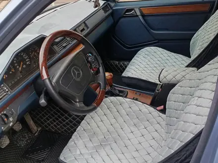 Mercedes-Benz E 280 1993 года за 2 500 000 тг. в Кызылорда – фото 3