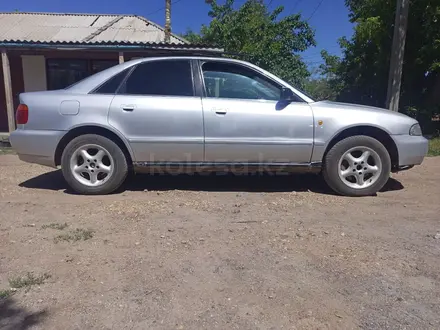 Audi A4 1998 года за 1 900 000 тг. в Астана – фото 4