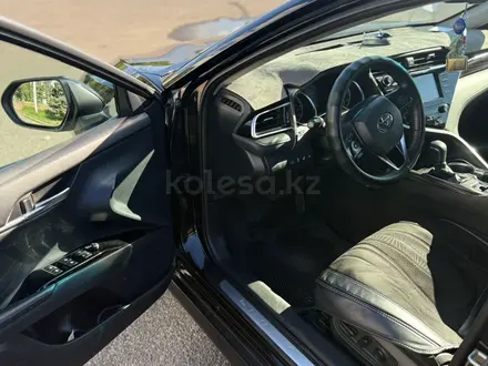 Toyota Camry 2020 года за 11 500 000 тг. в Астана – фото 5