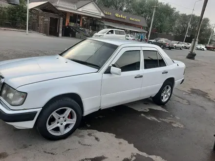 Mercedes-Benz E 230 1991 года за 1 400 000 тг. в Жаркент