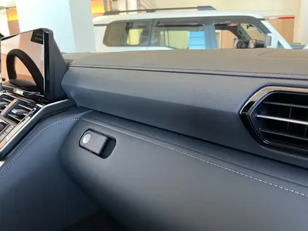 Toyota Land Cruiser Premium+ 2025 года за 76 690 000 тг. в Караганда – фото 11