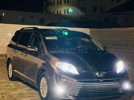 Toyota Sienna 2012 года за 8 000 000 тг. в Актау – фото 9