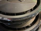 Комплект диск на Р15 с колпаками оригинал за 40 000 тг. в Тараз – фото 2
