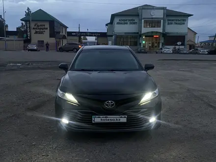 Toyota Camry 2020 года за 12 800 000 тг. в Алматы – фото 2