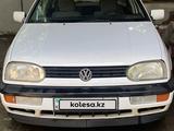Volkswagen Golf 1993 годаүшін1 500 000 тг. в Шымкент