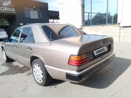 Mercedes-Benz E 230 1989 года за 920 000 тг. в Шымкент – фото 6