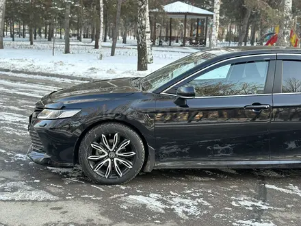 Toyota Camry 2020 года за 13 000 000 тг. в Алматы – фото 2