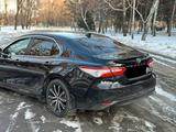 Toyota Camry 2020 года за 13 000 000 тг. в Алматы – фото 5