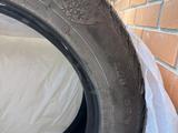 Комплект зимних шин (шины, покрышки, резина) за 100 000 тг. в Атырау – фото 3