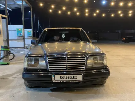 Mercedes-Benz E 280 1994 года за 1 800 000 тг. в Шымкент