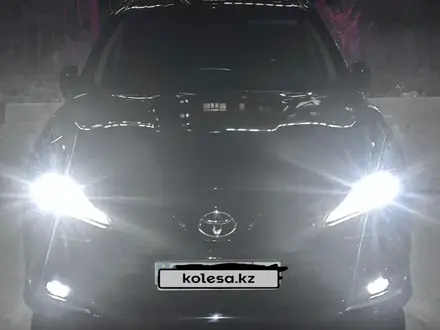 Toyota Camry 2023 года за 15 300 000 тг. в Актау – фото 4