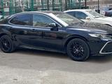 Toyota Camry 2023 годаүшін15 300 000 тг. в Актау – фото 3