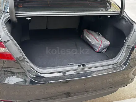 Toyota Camry 2023 года за 15 300 000 тг. в Актау – фото 7