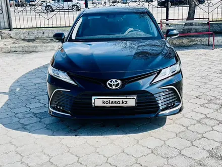 Toyota Camry 2023 года за 15 300 000 тг. в Актау – фото 8