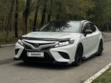 Toyota Camry 2021 года за 15 800 000 тг. в Алматы – фото 3