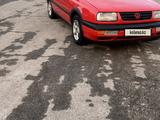 Volkswagen Vento 1995 годаfor1 400 000 тг. в Алматы – фото 2