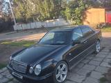 Mercedes-Benz E 300 1997 года за 2 500 000 тг. в Уральск – фото 2