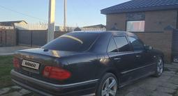 Mercedes-Benz E 300 1997 года за 2 500 000 тг. в Уральск – фото 3