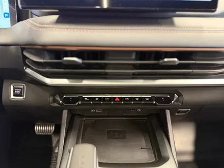 Geely Okavango Premium 2025 года за 12 790 000 тг. в Аксу – фото 24