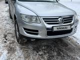 Volkswagen Touareg 2007 года за 7 000 000 тг. в Астана