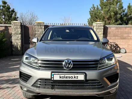 Volkswagen Touareg 2015 года за 18 000 000 тг. в Алматы – фото 32