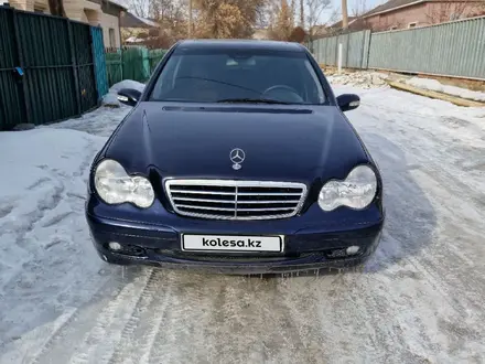 Mercedes-Benz C 220 2001 года за 3 000 000 тг. в Жезказган – фото 2