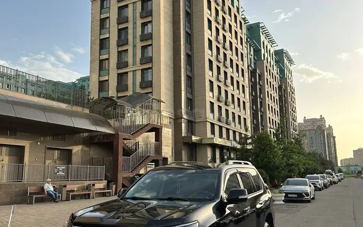Toyota Land Cruiser Prado 2019 года за 23 500 000 тг. в Астана