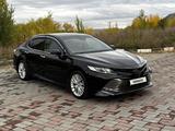 Toyota Camry 2019 года за 12 500 000 тг. в Усть-Каменогорск – фото 2