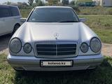 Mercedes-Benz E 240 1999 годаfor3 300 000 тг. в Уральск – фото 3