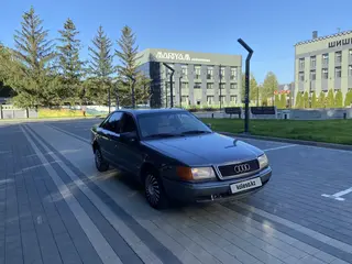 Audi 100
