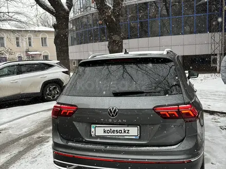Volkswagen Tiguan 2021 года за 17 500 000 тг. в Алматы – фото 12