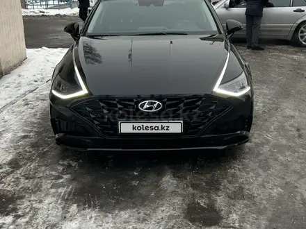 Hyundai Sonata 2022 года за 13 999 000 тг. в Алматы – фото 2