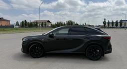 Lexus RX 500h 2023 года за 45 000 000 тг. в Костанай – фото 2
