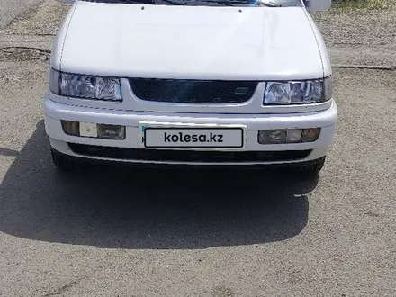Volkswagen Passat 1995 года за 2 100 000 тг. в Семей