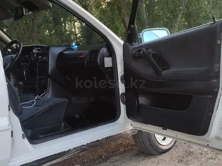 Volkswagen Passat 1995 года за 2 100 000 тг. в Семей – фото 5