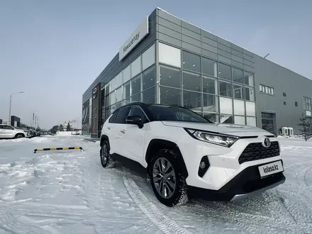 Toyota RAV4 2019 года за 15 100 000 тг. в Кокшетау