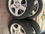 Диски на мерседес с резинам за 380 000 тг. в Алматы – фото 4