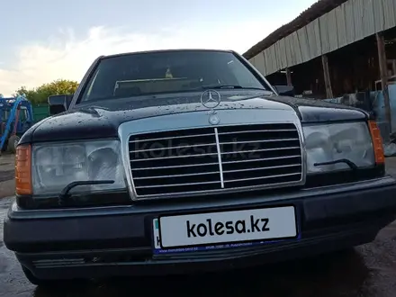 Mercedes-Benz E 300 1991 года за 1 750 000 тг. в Талдыкорган – фото 3