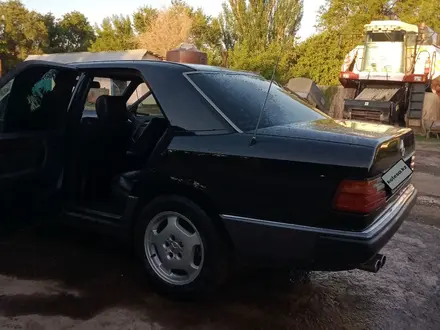 Mercedes-Benz E 300 1991 года за 1 750 000 тг. в Талдыкорган – фото 12